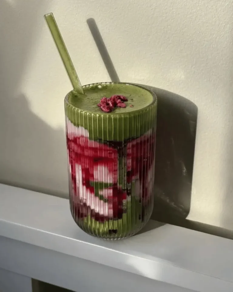 Berry and green smoothie